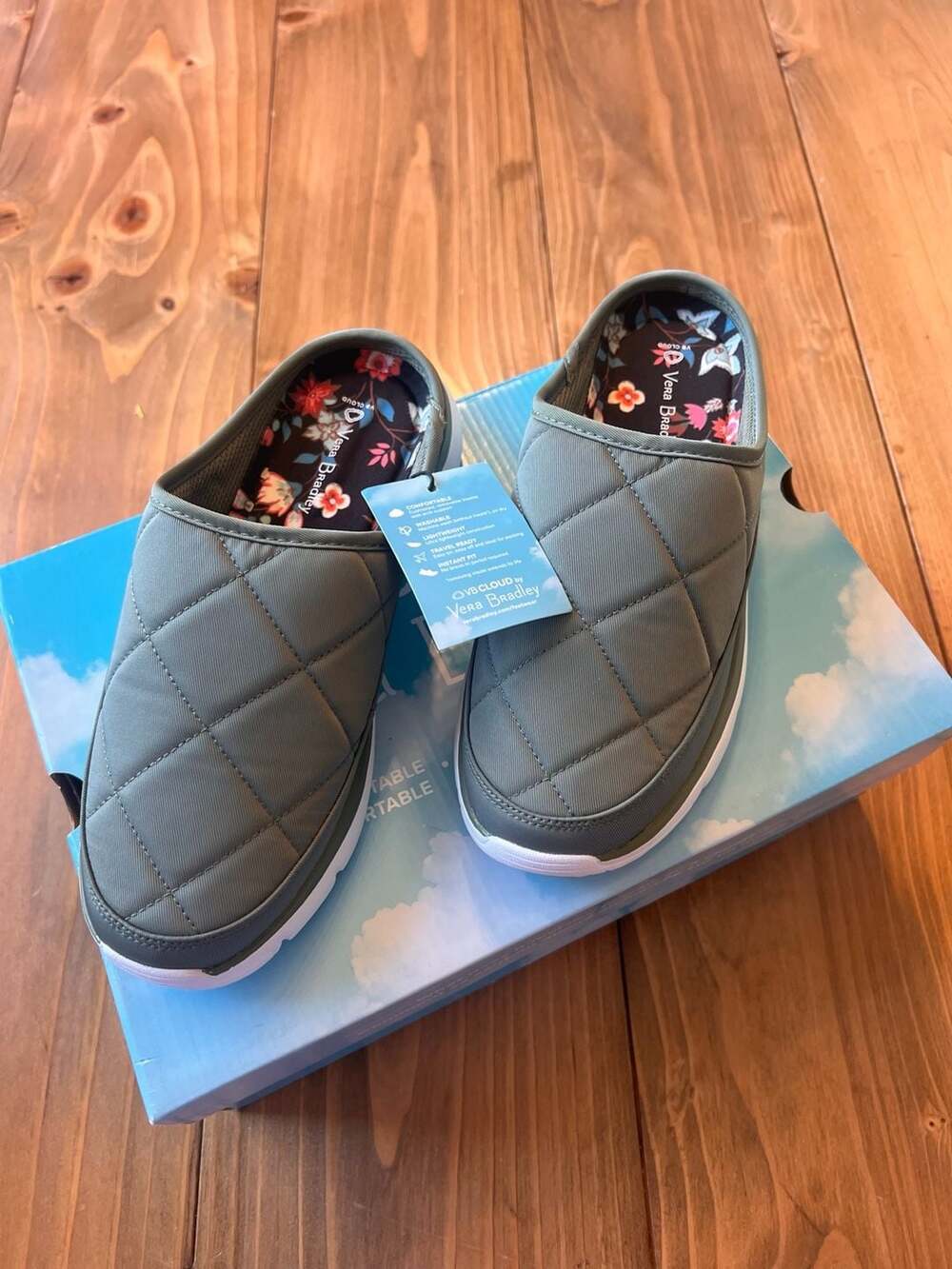 NWT Vera Bradley VB Cloud 2-Mile Mule Quilted Slip-On Shoes in Bay Leaf Size 7